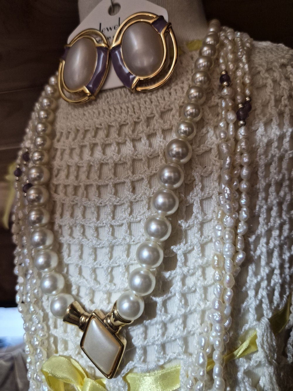 2 Napier Pearl and Gold-Tone Necklace with Lavender Accents - Picture 5 of 8